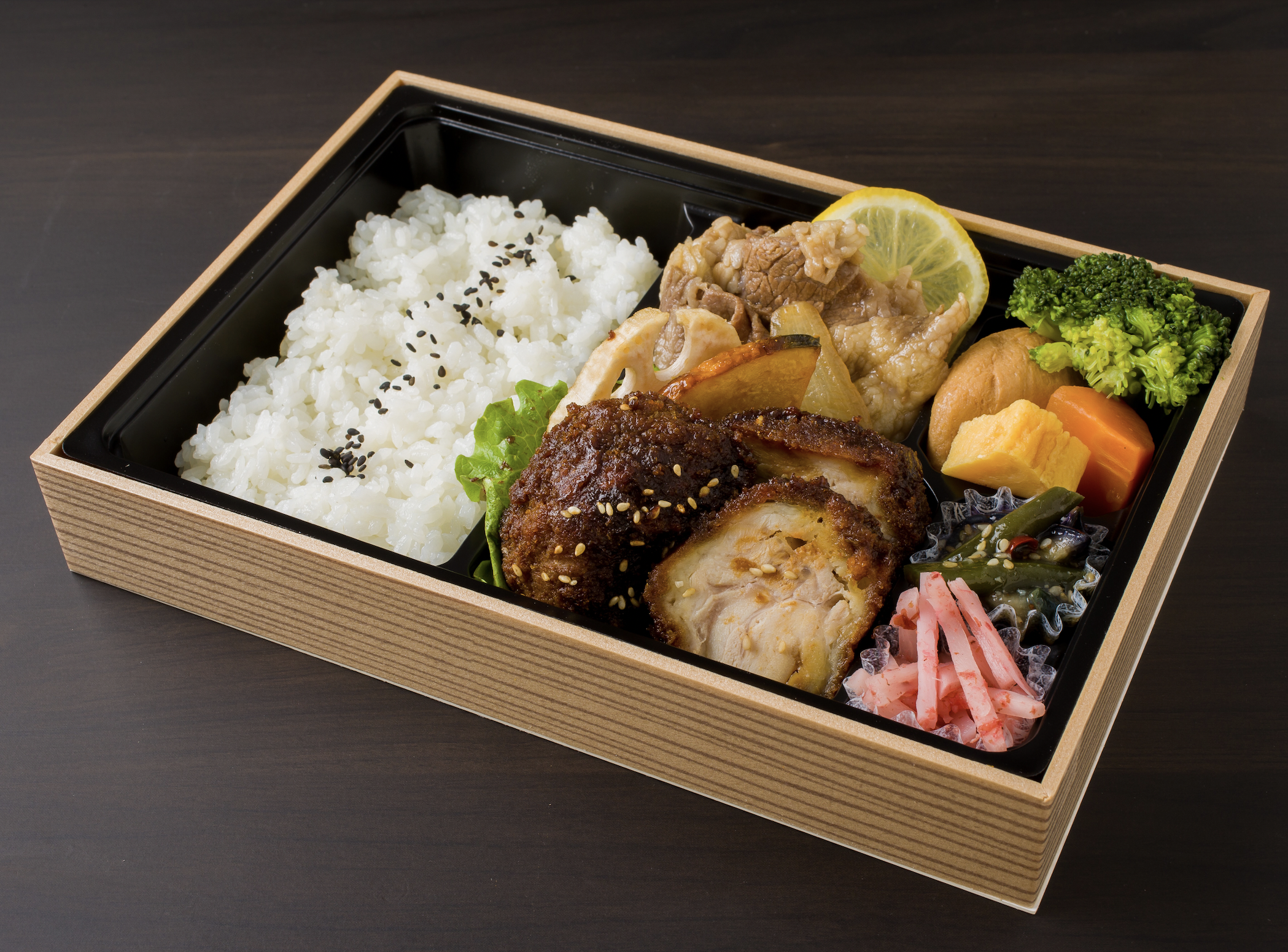 鶏の味噌カツ＆国産すき焼き弁当