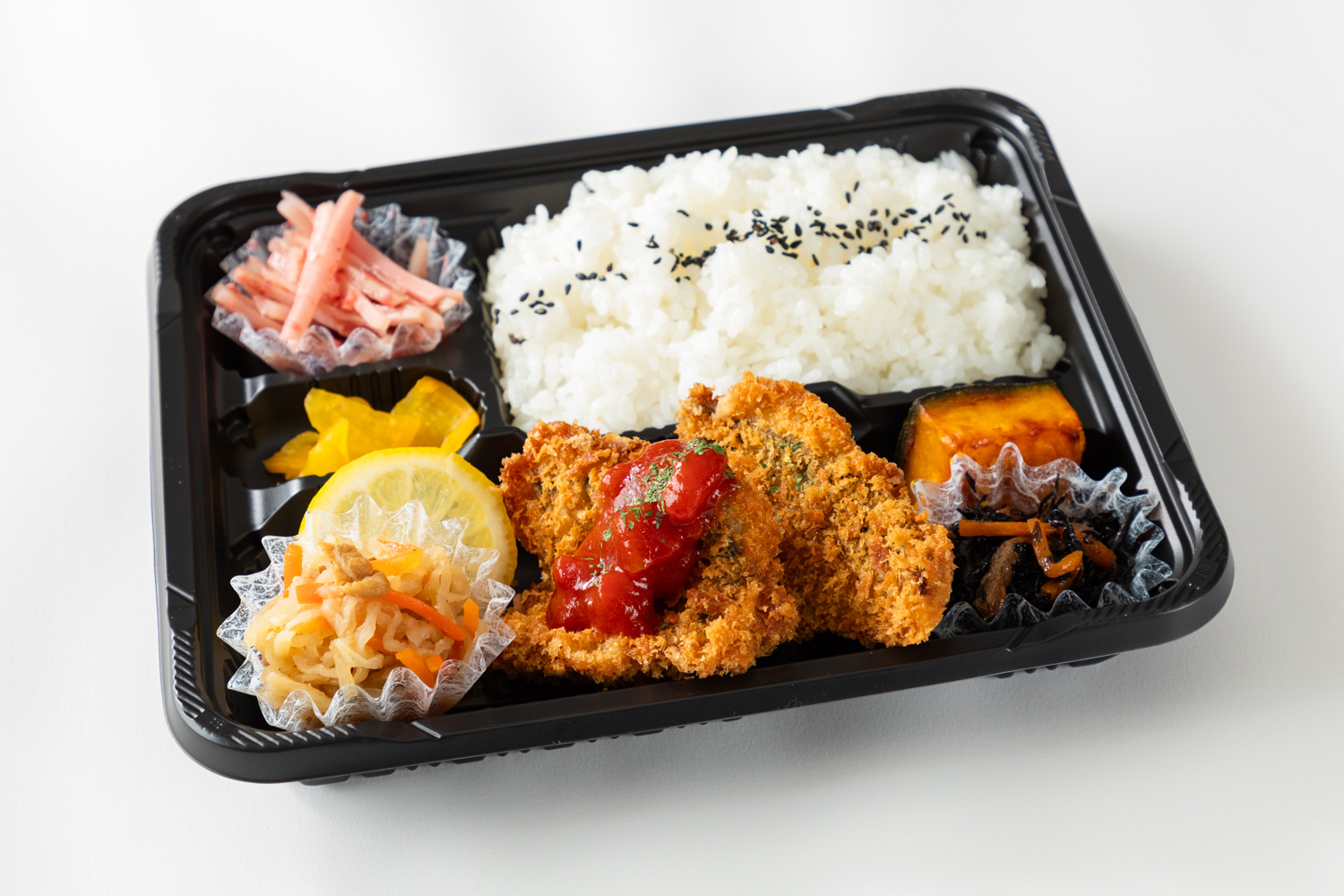 トマトソースの塩さばフライ弁当