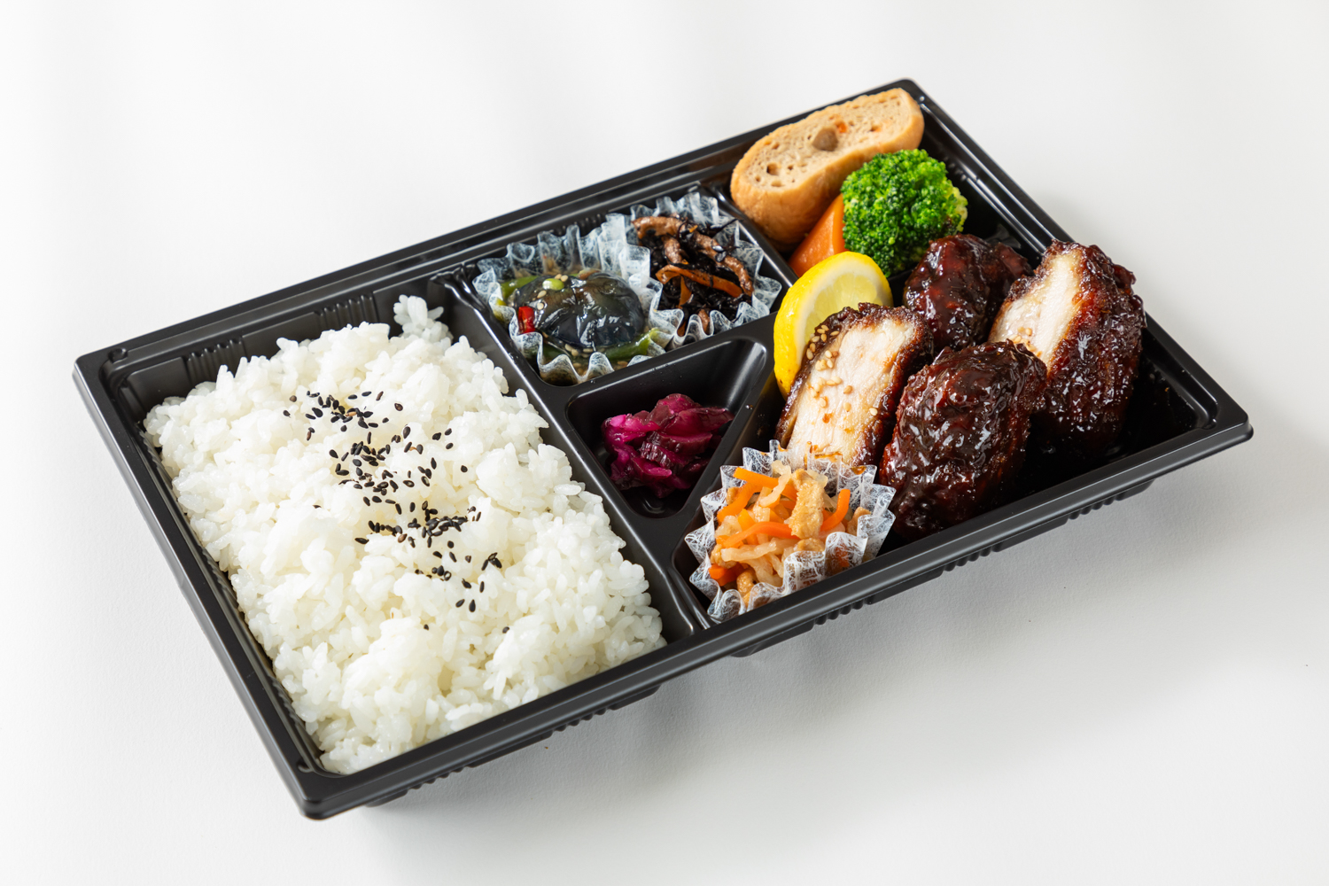 鶏の自家製味噌カツ弁当